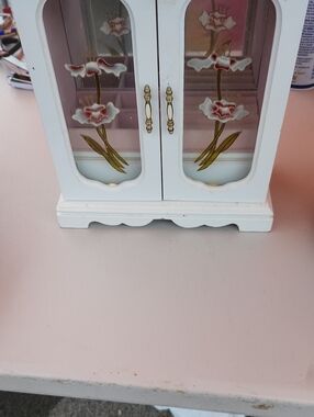 White Floral Glass Door Jewelry Box